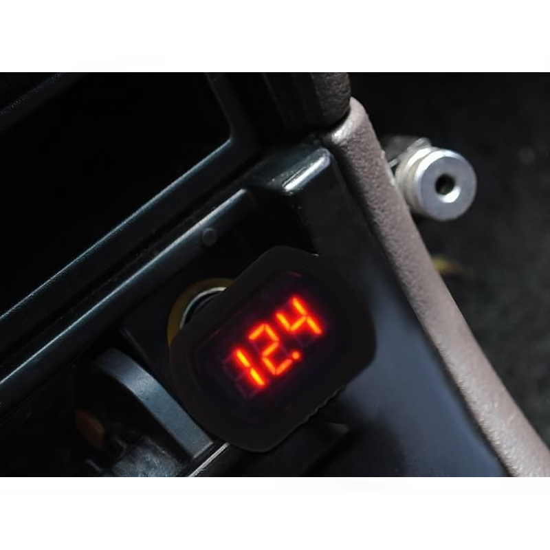 Voltmeter do auta 12V/24V SA018