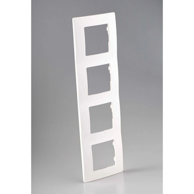 Štvorrámček LEGRAND NILOE 665004 biely