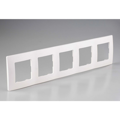 Päťrámček LEGRAND NILOE 665005 biely